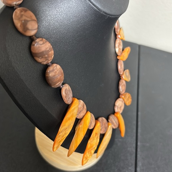 Vintage Gemstone Natural Stone Shell Fall Statement Necklace - Picture 5 of 8